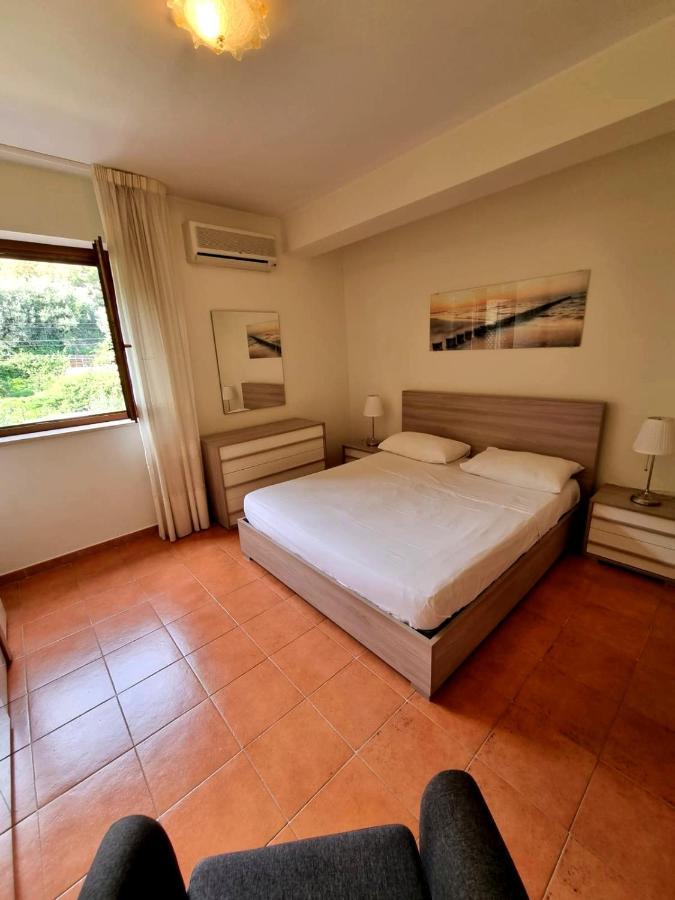 Casa Tritone Apartment Mazzeo Bagian luar foto